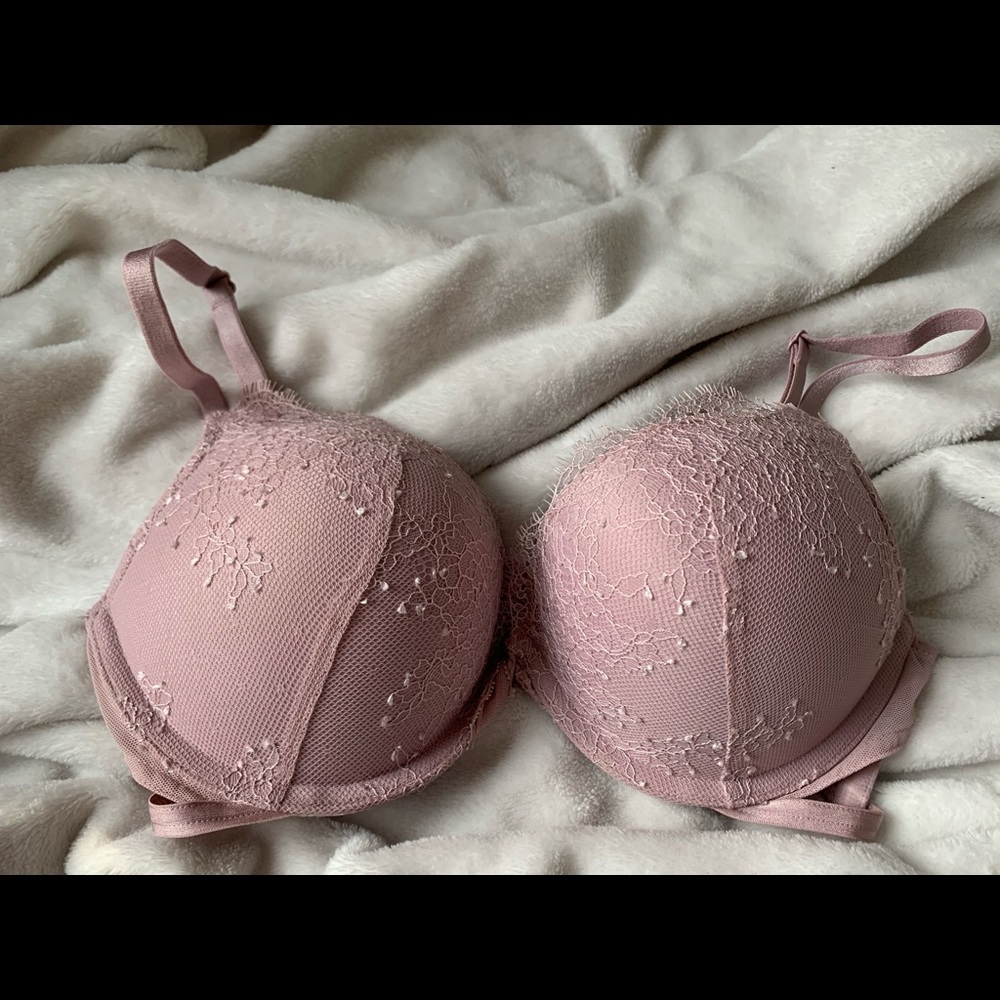 Victoria’s secret lace bombshell push up bra
